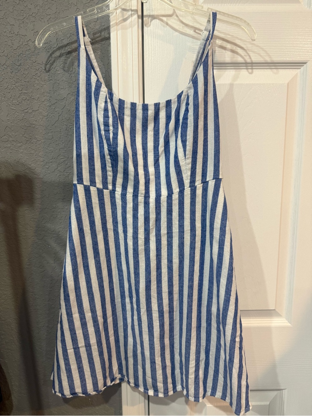 Women's Old Navy Blue and White Striped Sundress Size Small W/Pockets
